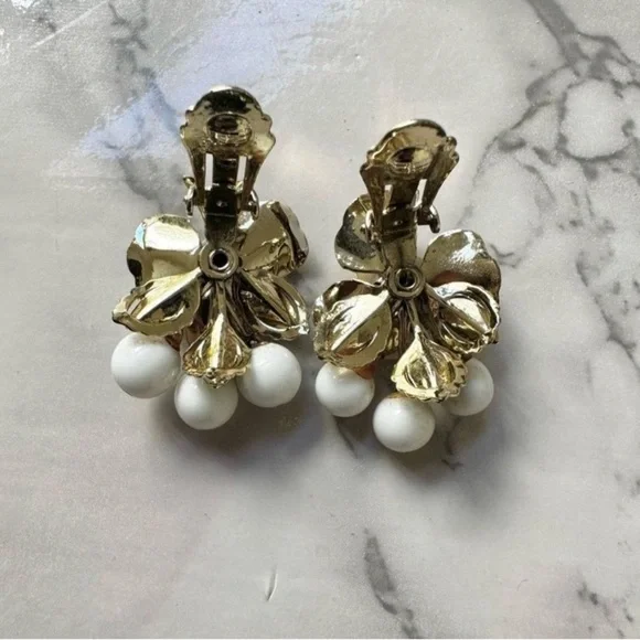 Vintage Rose Rhinestone Clip on Earrings